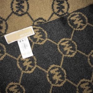 Michael Kohrs scarf